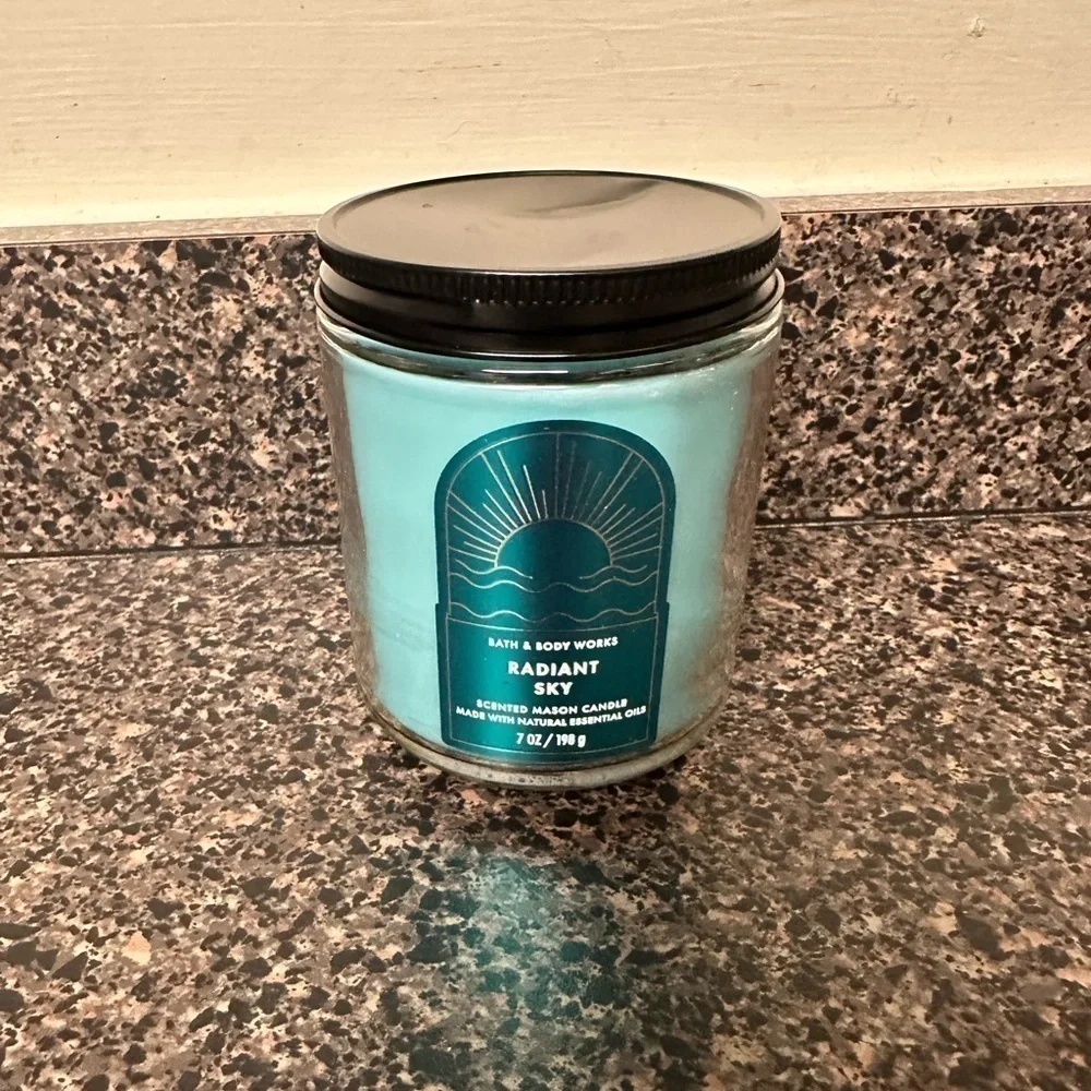 Bath and Body Works Single Wick Candle